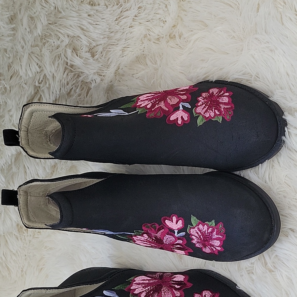 NEW JBU BY JAMBU WOMENS SIZE 6.5 MEMORY FOAM ANKLE BOOT , EMBROIDERED FLORAL . - Picture 2 of 12